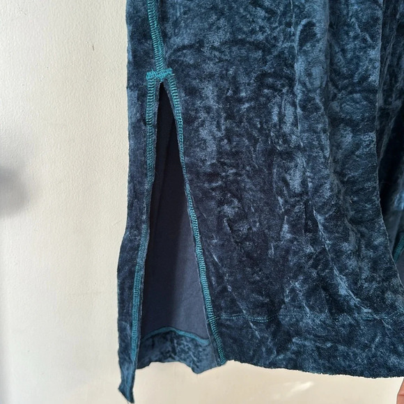 Free People We the Free Crushed Velvet Luxe Tunic Top Jewel Blue Small - Picture 6 of 8